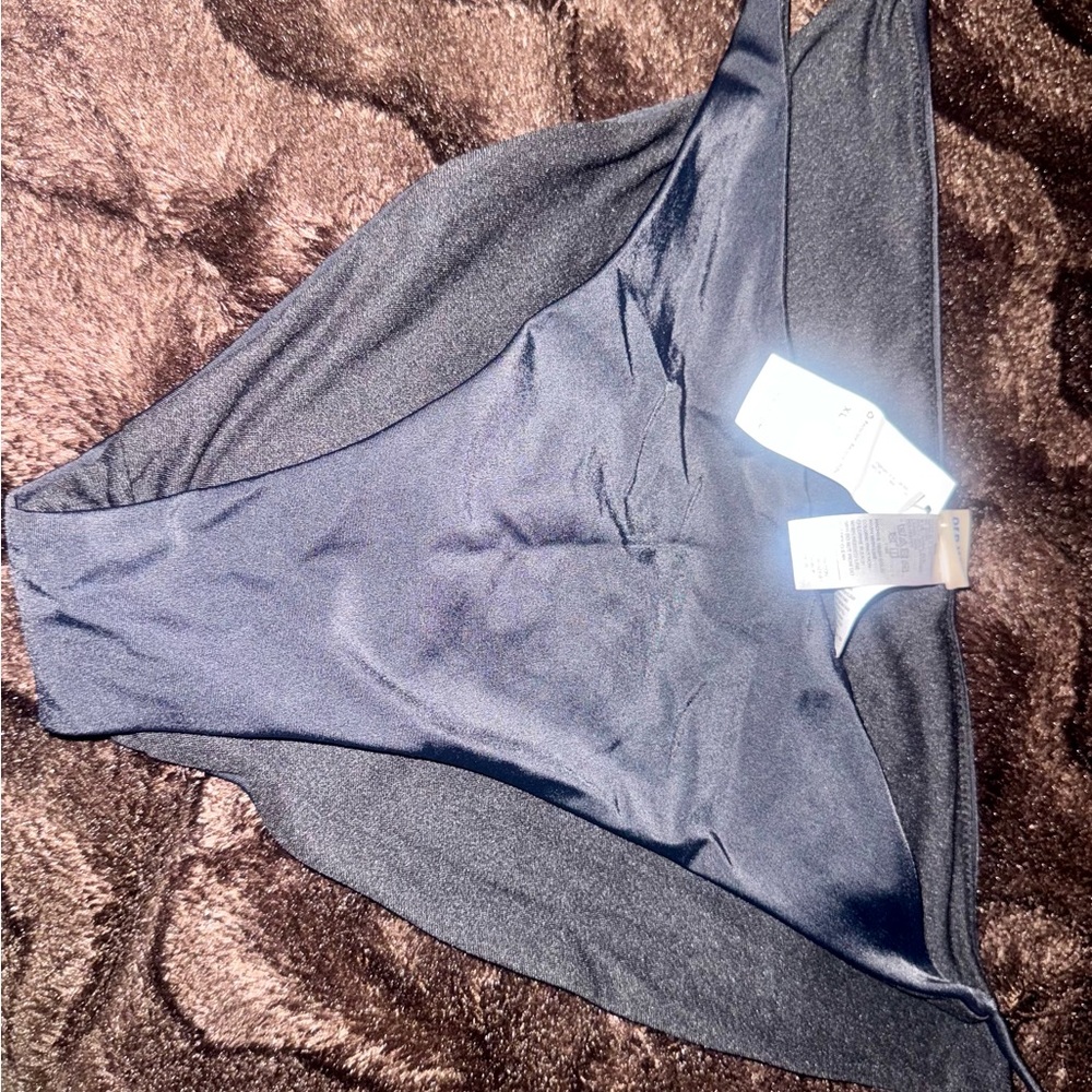Bikini bundle - Picture 5 of 6